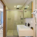 Himm Hotel *